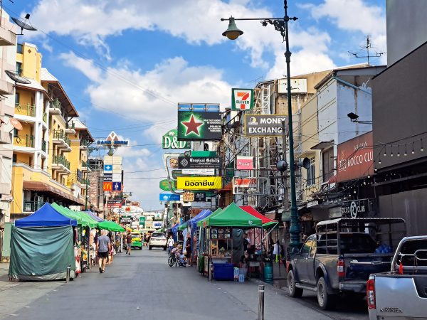 Mudah dan Praktis! Bisa Bayar Pakai Rupiah, Berikut 5 Tempat Wisata Belanja di Thailand Terpopuler