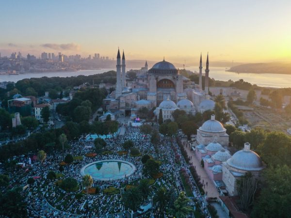 Panduan Lengkap Wisata Ke Hagia Shopia Turki: Harga Tiket, Akses Transportasi, Sejarah, dan Daya Tarik