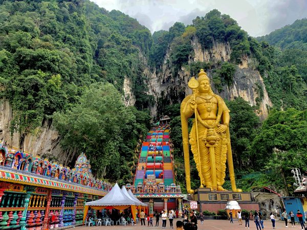 Wisata Alam Iconic, Batu Caves Malaysia yang Wajib Dikunjungi Wisatawan