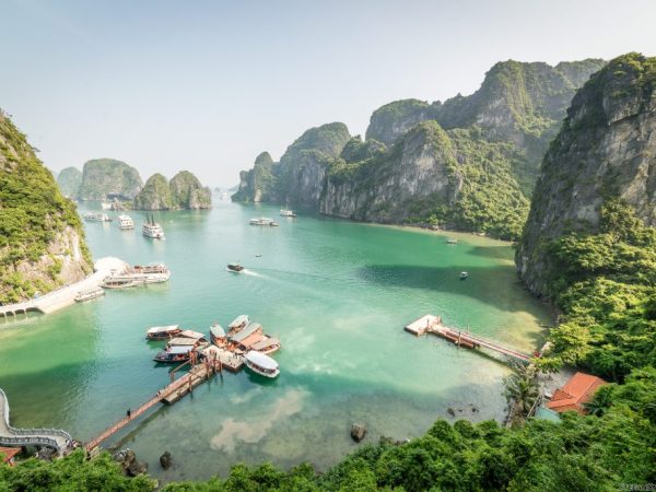 Ha Long Bay, Wisata Warisan Alam Vietnam yang Indah nan Mempesona